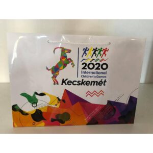 Zsinórfüles papírtáska